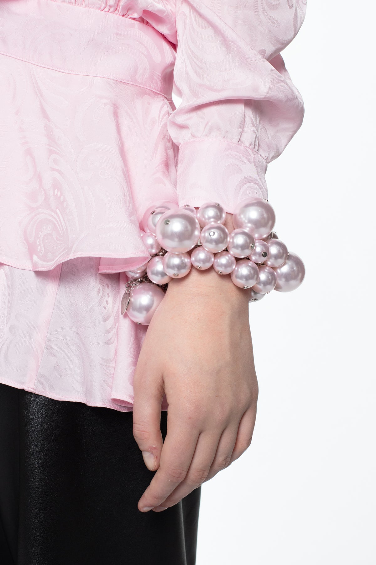 PUFFED PEARL BRACELET in powder pink
