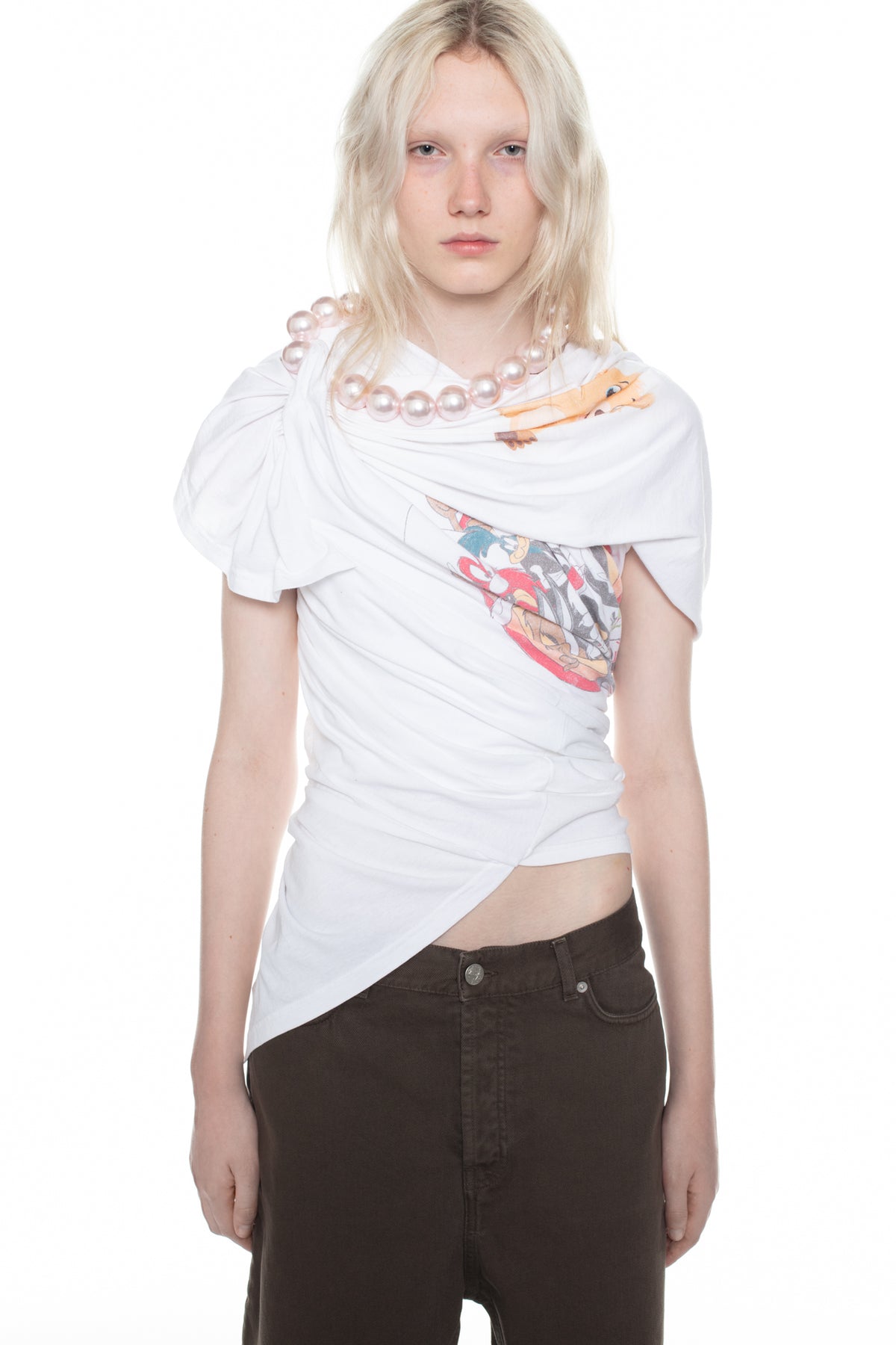 TWISTED NECKLACE T-SHIRT in white