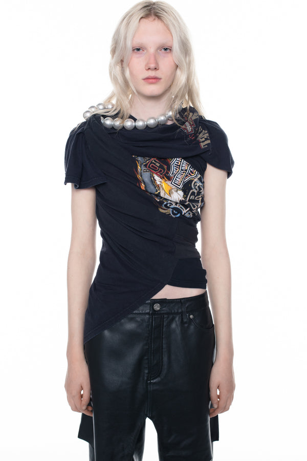 TWISTED NECKLACE T-SHIRT in black