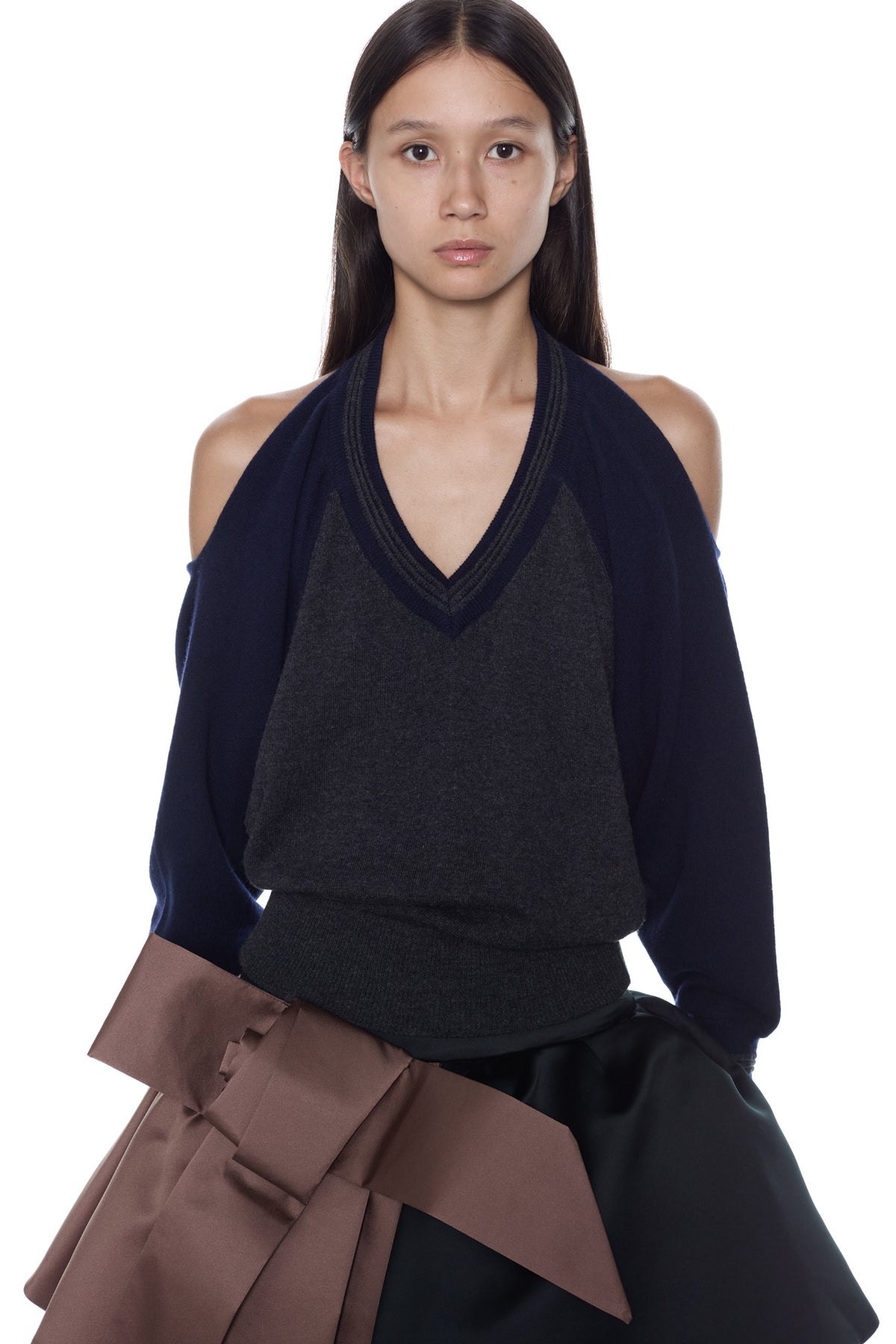 HALTER SWEATER in navy and grey
