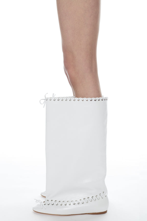 LEVEL BOOT, FLAT in white nappa